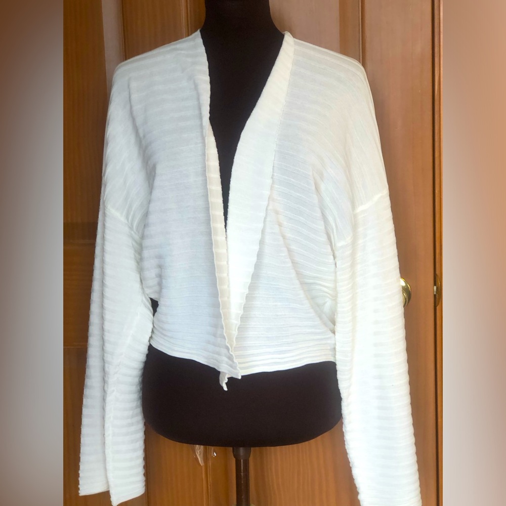 NWT ALPHA STUDIO s44 textured knit ltwt  cardigan Slightly cropped Gorgeous